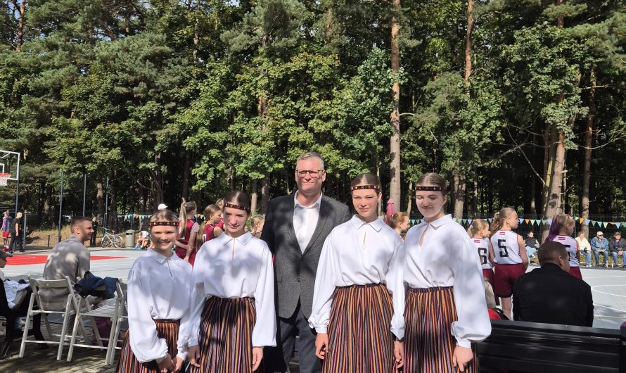 RBJC “Daugmale” multifunkcionālā sporta laukuma aklašanā Dārziņos