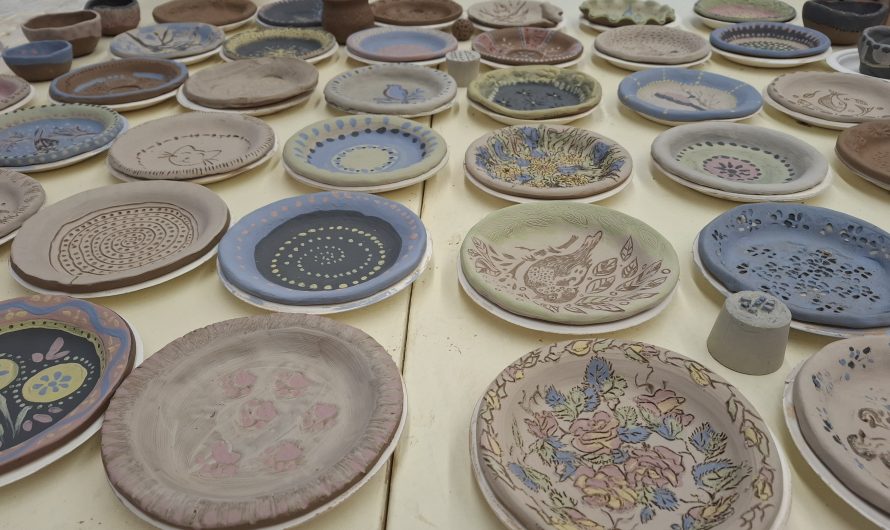 Pedagogu profesionālās kompetences pilnveides programma “Māla dekorēšanas veidi”